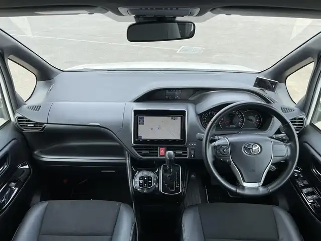 トヨタ ノア Si ダブルバイビーⅡ 道央・札幌 2020(令2)年 3.7万km ホワイトパールクリスタルシャイン ４WD/寒冷地仕様/純正ディーラーOPナビ/CD/DVD/BT/フルセグ/プリクラッシュセーフティ/横滑り防止装置/クルーズコントロール/レーンキープアシスト/クリアランスソナー/バックカメラ/ビルトインETC/アイドリングストップ/ECOMODE/ワイパーデアイサー/両側パワースライドドア/ハーフレザーシート/革巻きステアリング/ステアリングリモコン/MTモード付AT/レーダー探知機/プッシュスタート/スマートキー/LEDヘッドライト/オートライト/オートハイビーム/フォグランプ/電動格納ミラー/ウィンカーミラー/純正フロアマット/ドアバイザー/スペアキー/純正エンジンスターター