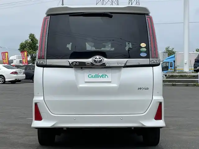 トヨタ ノア Si ダブルバイビーⅡ 道央・札幌 2020(令2)年 3.7万km ホワイトパールクリスタルシャイン ４WD/寒冷地仕様/純正ディーラーOPナビ/CD/DVD/BT/フルセグ/プリクラッシュセーフティ/横滑り防止装置/クルーズコントロール/レーンキープアシスト/クリアランスソナー/バックカメラ/ビルトインETC/アイドリングストップ/ECOMODE/ワイパーデアイサー/両側パワースライドドア/ハーフレザーシート/革巻きステアリング/ステアリングリモコン/MTモード付AT/レーダー探知機/プッシュスタート/スマートキー/LEDヘッドライト/オートライト/オートハイビーム/フォグランプ/電動格納ミラー/ウィンカーミラー/純正フロアマット/ドアバイザー/スペアキー/純正エンジンスターター