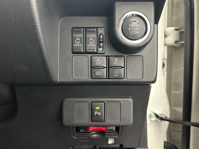 トヨタ タンク カスタムG－T 愛媛県 2019(令1)年 4.4万km ブラックマイカメタリック/パールホワイト2トーン スマートアシスト３/・衝突回避支援ブレーキ機能/・衝突警報機能/・車線逸脱警報機能/・誤発信抑制制御機能/・先行車発進お知らせ機能/・オートハイビーム/７インチSDナビ/（フルセグＴＶ・ＢＴ・ＦＭＡＭ・ＳＤ）/バックカメラ　/ＥＴＣ　/両側パワースライドドア　/クルーズコントロール　/DN席シートヒーター/前方ドラレコ　/横滑り防止/アイドリングストップ/コーナーセンサー/ステアリングリモコン/LEDヘッドライト