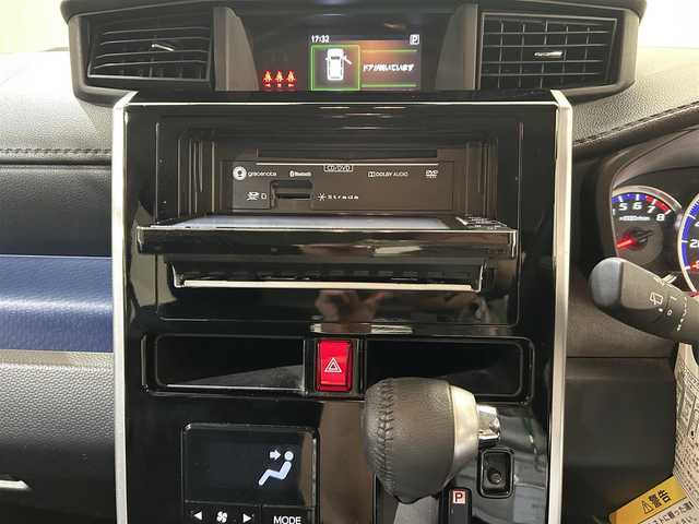 トヨタ タンク カスタムG－T 愛媛県 2019(令1)年 4.4万km ブラックマイカメタリック/パールホワイト2トーン スマートアシスト３/・衝突回避支援ブレーキ機能/・衝突警報機能/・車線逸脱警報機能/・誤発信抑制制御機能/・先行車発進お知らせ機能/・オートハイビーム/７インチSDナビ/（フルセグＴＶ・ＢＴ・ＦＭＡＭ・ＳＤ）/バックカメラ　/ＥＴＣ　/両側パワースライドドア　/クルーズコントロール　/DN席シートヒーター/前方ドラレコ　/横滑り防止/アイドリングストップ/コーナーセンサー/ステアリングリモコン/LEDヘッドライト