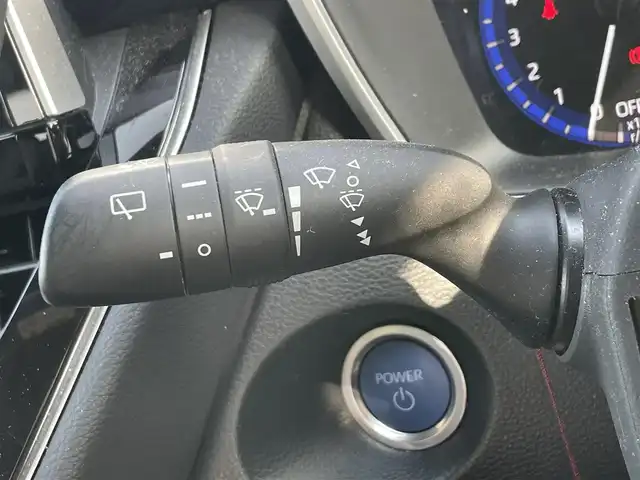 トヨタ カローラ クロス ハイブリッド Z 滋賀県 2023(令5)年 4.1万km プラチナホワイトパールマイカ サンルーフ/モデリスタフルエアロ/純正ディスプレイオーディオ/（フルセグTV/BT）/バックカメラ/ステアリングスイッチ/ブラインドスポットモニター/レーダークルコン/プリクラッシュセーフティ/レーンキープアシスト/電動リアゲート/パワーシート/シートヒーター/オートハイビーム/ＬＥＤヘッドライト/オートリトラミラー/ＥＴＣ/ドライブレコーダー/AC１００V/ルーフレール/純正アルミホイール