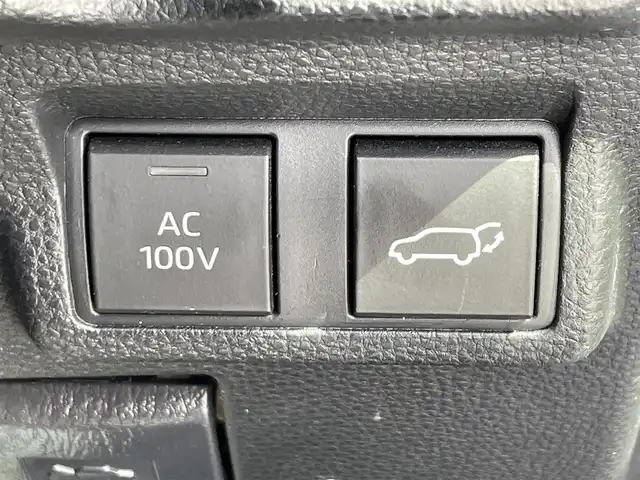 トヨタ カローラ クロス ハイブリッド Z 滋賀県 2023(令5)年 4.1万km プラチナホワイトパールマイカ サンルーフ/モデリスタフルエアロ/純正ディスプレイオーディオ/（フルセグTV/BT）/バックカメラ/ステアリングスイッチ/ブラインドスポットモニター/レーダークルコン/プリクラッシュセーフティ/レーンキープアシスト/電動リアゲート/パワーシート/シートヒーター/オートハイビーム/ＬＥＤヘッドライト/オートリトラミラー/ＥＴＣ/ドライブレコーダー/AC１００V/ルーフレール/純正アルミホイール