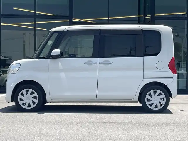 ダイハツ タント L SA Ⅲ 愛媛県 2017(平29)年 6.2万km ホワイト Stradaナビ　/バックカメラ　/両側スライドドア　/アイドリングストップ　/衝突被害軽減装置　/純正ラバーマット　/シガーソケット　/電格ミラー　/純正ドアバイザー　/後ろコーナーセンサー/純正ホイールキャップ/ヘッドライトレベライザー