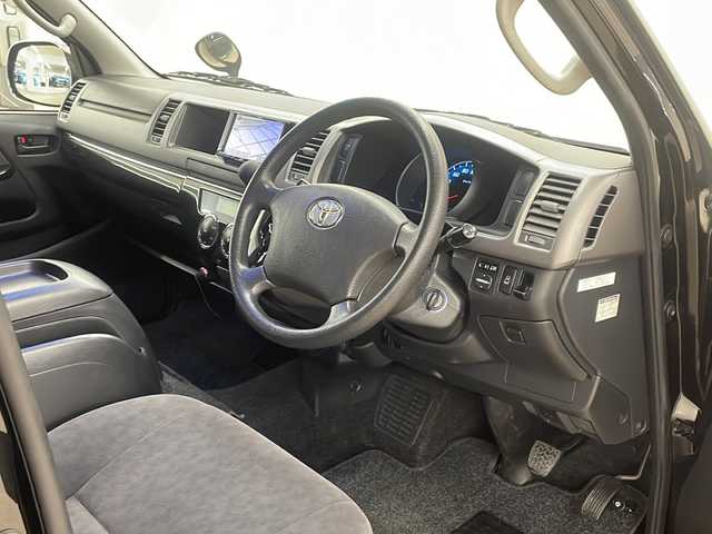 トヨタ ハイエース GL ロング 道央・札幌 2011(平23)年 6万km ブラックマイカ /4WD//社外ナビ：AVN770HDmkII//後席フリップダウンモニター//純正OPモデリスタフロントエアロ//片側パワースライドドア//バックカメラ//デジタルインナーミラー//LEDヘッドライト//純正１５インチホイール付きスタッドレスタイヤ積み込み//