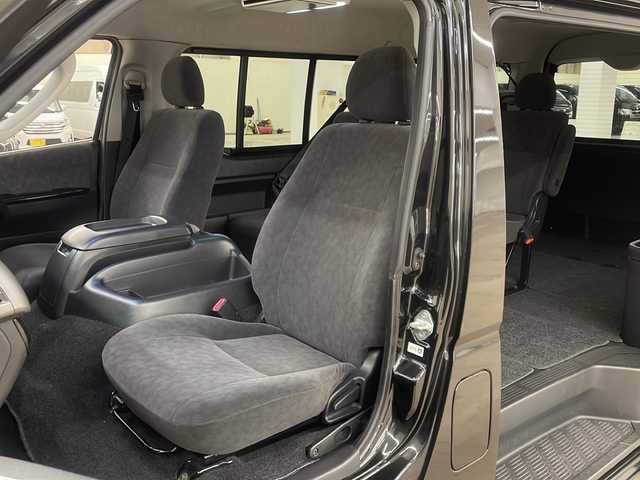 トヨタ ハイエース GL ロング 道央・札幌 2011(平23)年 6万km ブラックマイカ /4WD//社外ナビ：AVN770HDmkII//後席フリップダウンモニター//純正OPモデリスタフロントエアロ//片側パワースライドドア//バックカメラ//デジタルインナーミラー//LEDヘッドライト//純正１５インチホイール付きスタッドレスタイヤ積み込み//