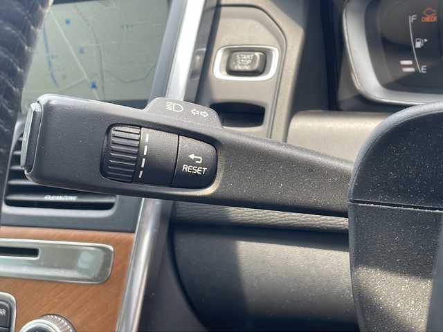 ボルボ ＸＣ６０ D4 クラシック 山口県 2016(平28)年 12.5万km トワイライトブロンズメタリック 純正メモリナビ/Bluetooth接続/バックカメラ/シートヒーター/純正フロアマット/純正18インチアルミホイール/クルーズコントロール/パワーシート/サンルーフ/電動リアゲート/ウインカーミラー/ETC/プッシュスタート