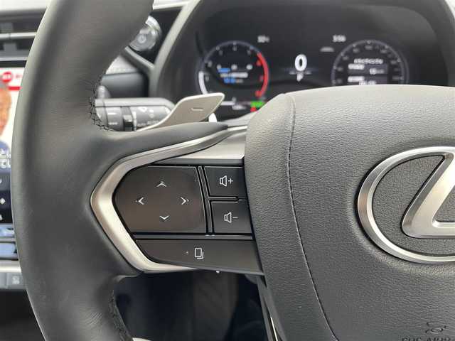 レクサス ＬＢＸ リラックス 東京都 2024(令6)年 0.2万km ソニッククォーツ 登録時走行1289km/ワンオーナー/セーフティシステムプラス/・プリクラッシュセーフティ/・レーンディパーチャーアラート/・レーントレーシングアシスト/・レーダークルーズコントロール/・アダプティブハイビームシステム/・ドライバー異常時対応システム/・発進遅れ告知機能/・ロードサインアシスト/・プロアクティブドライビングアシスト/9.8インチディスプレイオーディオ/フルセグTV/パノラミックビューモニター/セミアニリン革シート/前席シートヒーター/D席パワーシート/ビルトインETC2.0/パワーバックドア/カラーヘッドアップディスプレイ/おくだけ充電/アクセサリーコンセント（後席/ラゲッジルーム）/保証書・取説/スペアキー