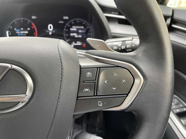 レクサス ＬＢＸ リラックス 東京都 2024(令6)年 0.2万km ソニッククォーツ 登録時走行1289km/ワンオーナー/セーフティシステムプラス/・プリクラッシュセーフティ/・レーンディパーチャーアラート/・レーントレーシングアシスト/・レーダークルーズコントロール/・アダプティブハイビームシステム/・ドライバー異常時対応システム/・発進遅れ告知機能/・ロードサインアシスト/・プロアクティブドライビングアシスト/9.8インチディスプレイオーディオ/フルセグTV/パノラミックビューモニター/セミアニリン革シート/前席シートヒーター/D席パワーシート/ビルトインETC2.0/パワーバックドア/カラーヘッドアップディスプレイ/おくだけ充電/アクセサリーコンセント（後席/ラゲッジルーム）/保証書・取説/スペアキー
