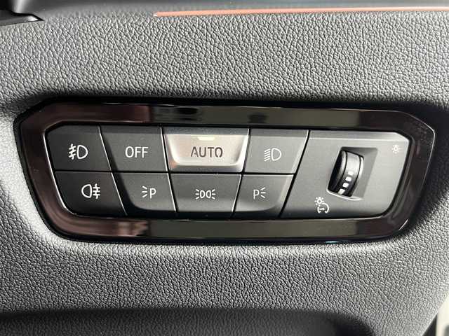 ＢＭＷ ３２０ｄ 山形県 2022(令4)年 5.4万km 白 ・純正ナビ/・サンルーフ/・前後ドラレコ/・バックカメラ/・アダプティブクルーズコントロール/・レーンキープアシスト/・社外チューナー/・ブラインドスポットモニター/・ETC/・パワーテールゲート/・アンビエントライト/・横滑り防止/・オートライト/・シートヒーター