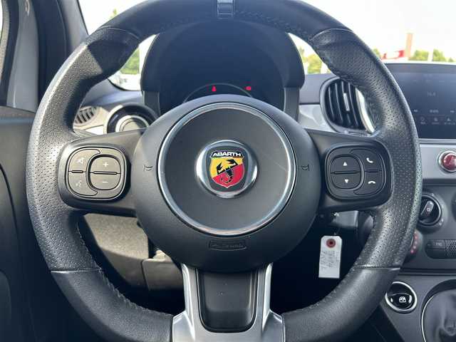 アバルト ５９５ 栃木県 2021(令3)年 1.5万km Gligio Campovolo 左ハンドル/Ｂｌｕｅｔｏｏｔｈ接続/ディスプレイオーディオ/スポーツシート/パワーウィンドウ/５速ＭＴ/ＡＢＳ/横滑り防止装置/純正１６インチＡＷ/ダブル／サイドエアバッグ