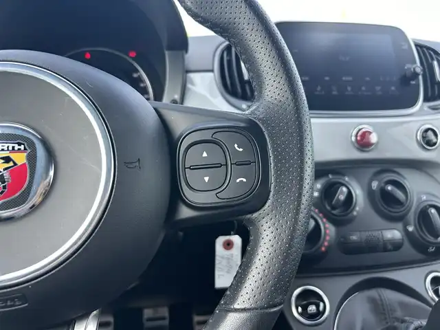 アバルト ５９５ 栃木県 2021(令3)年 1.5万km Gligio Campovolo 左ハンドル/Ｂｌｕｅｔｏｏｔｈ接続/ディスプレイオーディオ/スポーツシート/パワーウィンドウ/５速ＭＴ/ＡＢＳ/横滑り防止装置/純正１６インチＡＷ/ダブル／サイドエアバッグ