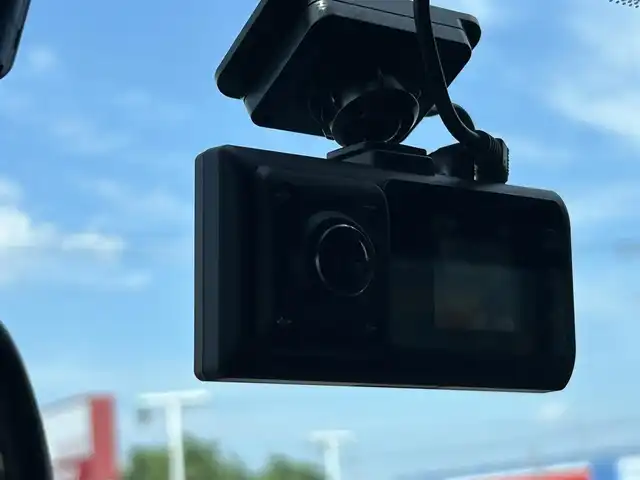 アバルト ５９５ 栃木県 2021(令3)年 1.5万km Gligio Campovolo 左ハンドル/Ｂｌｕｅｔｏｏｔｈ接続/ディスプレイオーディオ/スポーツシート/パワーウィンドウ/５速ＭＴ/ＡＢＳ/横滑り防止装置/純正１６インチＡＷ/ダブル／サイドエアバッグ