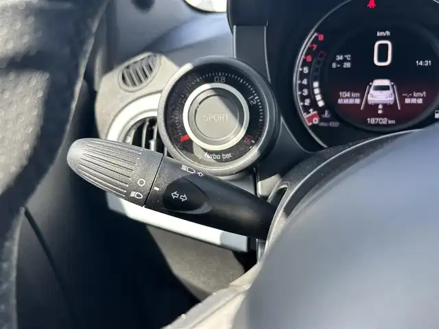 アバルト ５９５ 栃木県 2021(令3)年 1.5万km Gligio Campovolo 左ハンドル/Ｂｌｕｅｔｏｏｔｈ接続/ディスプレイオーディオ/スポーツシート/パワーウィンドウ/５速ＭＴ/ＡＢＳ/横滑り防止装置/純正１６インチＡＷ/ダブル／サイドエアバッグ