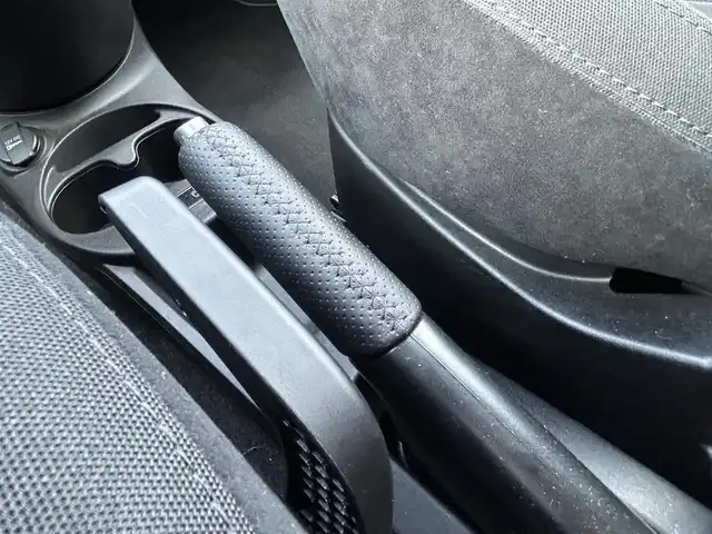 アバルト ５９５ 栃木県 2021(令3)年 1.5万km Gligio Campovolo 左ハンドル/Ｂｌｕｅｔｏｏｔｈ接続/ディスプレイオーディオ/スポーツシート/パワーウィンドウ/５速ＭＴ/ＡＢＳ/横滑り防止装置/純正１６インチＡＷ/ダブル／サイドエアバッグ