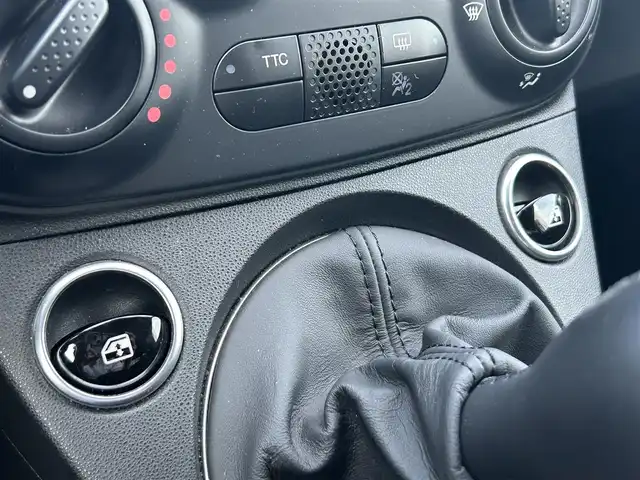 アバルト ５９５ 栃木県 2021(令3)年 1.5万km Gligio Campovolo 左ハンドル/Ｂｌｕｅｔｏｏｔｈ接続/ディスプレイオーディオ/スポーツシート/パワーウィンドウ/５速ＭＴ/ＡＢＳ/横滑り防止装置/純正１６インチＡＷ/ダブル／サイドエアバッグ