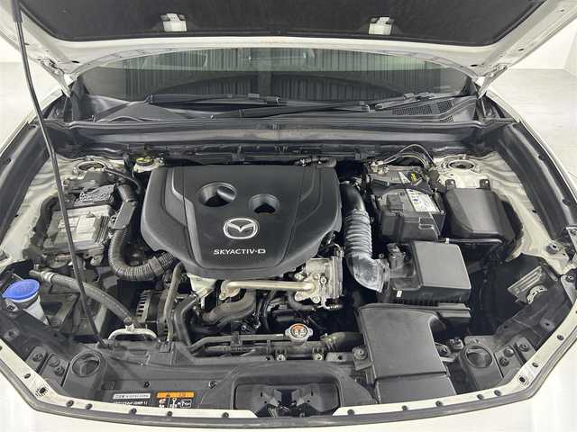 マツダ ＣＸ－３０ 佐賀県 2020(令2)年 8.7万km スノーフレイクホワイトパールマイカ 純正１０．２５インチナビ/（フルセグTV/CD/DVD/Bluetooth/USB/HDMI）/衝突被害軽減システム/ＢＯＺＥプレミアムサウンド/全方位カメラ/前後ドライブレコーダー/追従型クルーズコントロール/運転席パワーシート/レザーシート/シートヒーター/コーナーセンサー/ハンドルヒーター/ヘッドアップディスプレイ/パワーバックドア/シートポジションメモリ/レーダー/横滑り防止装置/盗難防止装置