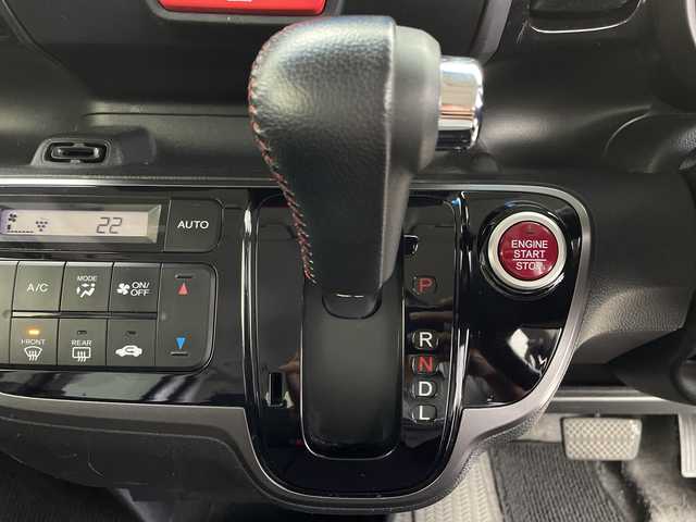 ホンダ Ｎ ＢＯＸ カスタム G SSパッケージ 鹿児島県 2014(平26)年 11.1万km プレミアムホワイトパール 純正メモリナビ/（AM/FM/CD/DVD/ワンセグ）/バックカメラ/両側パワースライドドア/前後ドライブレコーダー/CTBA/ETC/革調シートカバー/純正AW14インチ/純正フロアマット/パワーウインドウ/パワーステアリング/スマートキー/スペアキー