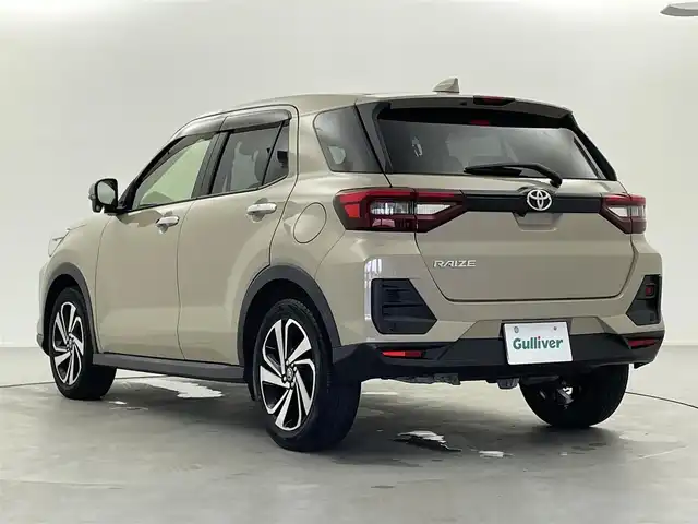 トヨタ ライズ Z 福井県 2021(令3)年 6.5万km ナチュラルベージュマイカM ４WD/純正９型ナビ　/型式：ＮＳＺＴ－Ｙ６８Ｔ /【AM/FM/CD/DVD/Bluetooth/フルセグTV】/全方位カメラ/ビルトインETC/シートヒーター（運転席/助手席）/オートライト/LEDヘッドライド/フロントフォグランプ/プッシュスタート/スマートキー/衝突軽減ブレーキ/クルーズコントロール（追従有）/レーンキープアシスト/社外シートカバー /前後コーナーセンサー