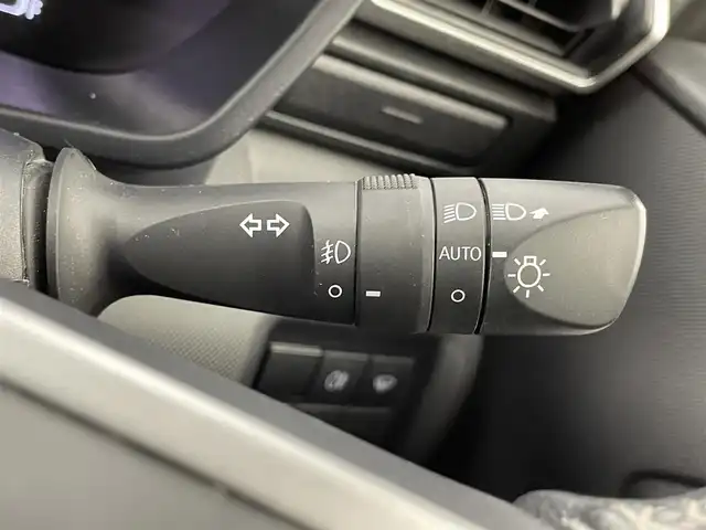 トヨタ ライズ Z 福井県 2021(令3)年 6.5万km ナチュラルベージュマイカM ４WD/純正９型ナビ　/型式：ＮＳＺＴ－Ｙ６８Ｔ /【AM/FM/CD/DVD/Bluetooth/フルセグTV】/全方位カメラ/ビルトインETC/シートヒーター（運転席/助手席）/オートライト/LEDヘッドライド/フロントフォグランプ/プッシュスタート/スマートキー/衝突軽減ブレーキ/クルーズコントロール（追従有）/レーンキープアシスト/社外シートカバー /前後コーナーセンサー