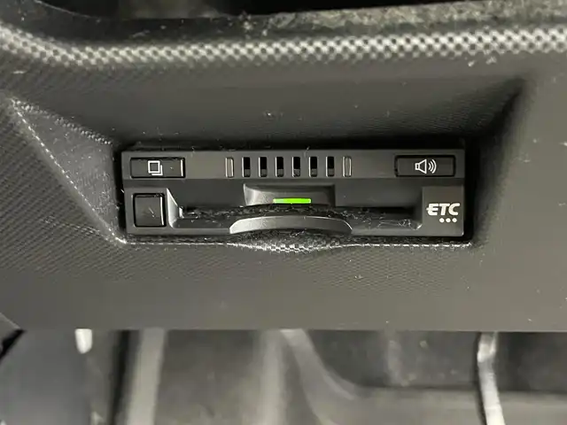 トヨタ ライズ Z 福井県 2021(令3)年 6.5万km ナチュラルベージュマイカM ４WD/純正９型ナビ　/型式：ＮＳＺＴ－Ｙ６８Ｔ /【AM/FM/CD/DVD/Bluetooth/フルセグTV】/全方位カメラ/ビルトインETC/シートヒーター（運転席/助手席）/オートライト/LEDヘッドライド/フロントフォグランプ/プッシュスタート/スマートキー/衝突軽減ブレーキ/クルーズコントロール（追従有）/レーンキープアシスト/社外シートカバー /前後コーナーセンサー