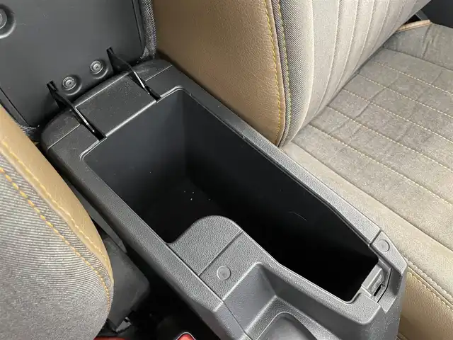 トヨタ ライズ Z 福井県 2021(令3)年 6.5万km ナチュラルベージュマイカM ４WD/純正９型ナビ　/型式：ＮＳＺＴ－Ｙ６８Ｔ /【AM/FM/CD/DVD/Bluetooth/フルセグTV】/全方位カメラ/ビルトインETC/シートヒーター（運転席/助手席）/オートライト/LEDヘッドライド/フロントフォグランプ/プッシュスタート/スマートキー/衝突軽減ブレーキ/クルーズコントロール（追従有）/レーンキープアシスト/社外シートカバー /前後コーナーセンサー