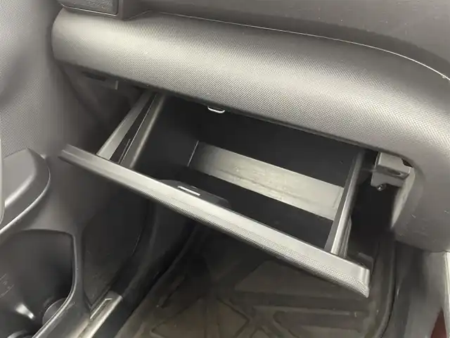 トヨタ ライズ Z 福井県 2021(令3)年 6.5万km ナチュラルベージュマイカM ４WD/純正９型ナビ　/型式：ＮＳＺＴ－Ｙ６８Ｔ /【AM/FM/CD/DVD/Bluetooth/フルセグTV】/全方位カメラ/ビルトインETC/シートヒーター（運転席/助手席）/オートライト/LEDヘッドライド/フロントフォグランプ/プッシュスタート/スマートキー/衝突軽減ブレーキ/クルーズコントロール（追従有）/レーンキープアシスト/社外シートカバー /前後コーナーセンサー