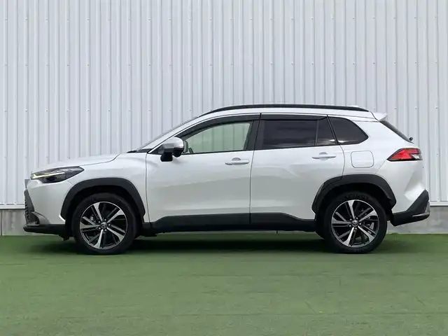 トヨタ カローラ クロス ハイブリッド Z 香川県 2023(令5)年 3.3万km プラチナホワイトパールマイカ トヨタセーフティーセンス/・プリクラッシュ/・ＬＴＡ/純正9インチナビ/バックカメラ/ハーフレザーシート/シートヒーター/パワーシート/パワーバックドア/革巻きステアリング/ステアリングリモコン/レーダークルーズ/ＢＳＭ/ＬＥＤライト/ＡＣ１００Ｖ/スマートキー