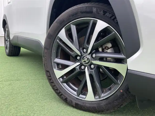 トヨタ カローラ クロス ハイブリッド Z 香川県 2023(令5)年 3.3万km プラチナホワイトパールマイカ トヨタセーフティーセンス/・プリクラッシュ/・ＬＴＡ/純正9インチナビ/バックカメラ/ハーフレザーシート/シートヒーター/パワーシート/パワーバックドア/革巻きステアリング/ステアリングリモコン/レーダークルーズ/ＢＳＭ/ＬＥＤライト/ＡＣ１００Ｖ/スマートキー