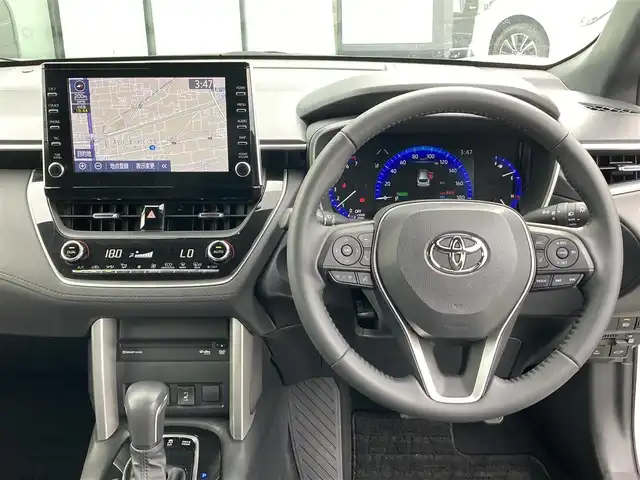 トヨタ カローラ クロス ハイブリッド Z 香川県 2023(令5)年 3.3万km プラチナホワイトパールマイカ トヨタセーフティーセンス/・プリクラッシュ/・ＬＴＡ/純正9インチナビ/バックカメラ/ハーフレザーシート/シートヒーター/パワーシート/パワーバックドア/革巻きステアリング/ステアリングリモコン/レーダークルーズ/ＢＳＭ/ＬＥＤライト/ＡＣ１００Ｖ/スマートキー