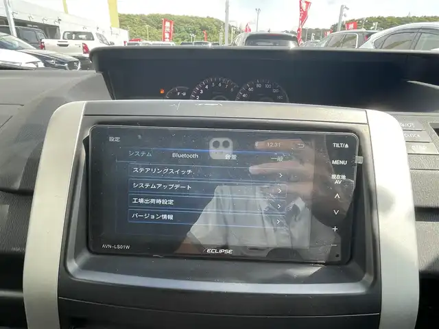トヨタ ヴォクシー ZS 千葉県 2010(平22)年 10.4万km ブラック ユーザー買取車両/社外ナビ(AVN-LS01W)/・フルセグ/BT/DVD/CD/両側パワースライドドア/ETC/純正フロアマット/純正16インチAW