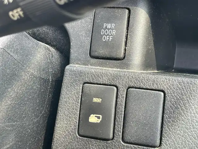 トヨタ ヴォクシー ZS 千葉県 2010(平22)年 10.4万km ブラック ユーザー買取車両/社外ナビ(AVN-LS01W)/・フルセグ/BT/DVD/CD/両側パワースライドドア/ETC/純正フロアマット/純正16インチAW