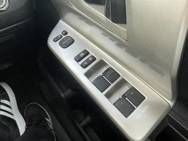 トヨタ ヴォクシー ZS 千葉県 2010(平22)年 10.4万km ブラック ユーザー買取車両/社外ナビ(AVN-LS01W)/・フルセグ/BT/DVD/CD/両側パワースライドドア/ETC/純正フロアマット/純正16インチAW