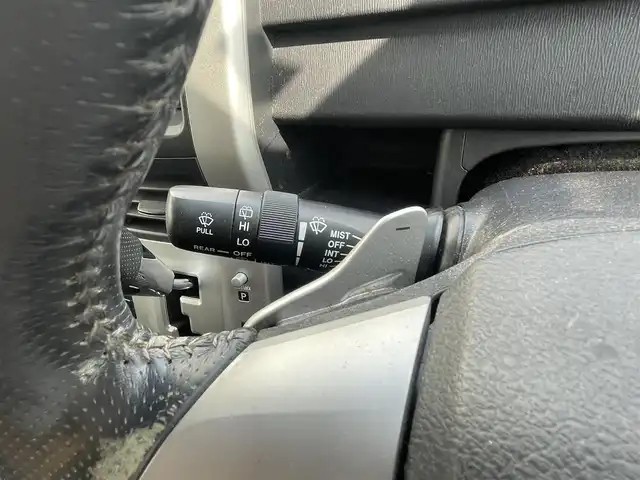 トヨタ ヴォクシー ZS 千葉県 2010(平22)年 10.4万km ブラック ユーザー買取車両/社外ナビ(AVN-LS01W)/・フルセグ/BT/DVD/CD/両側パワースライドドア/ETC/純正フロアマット/純正16インチAW