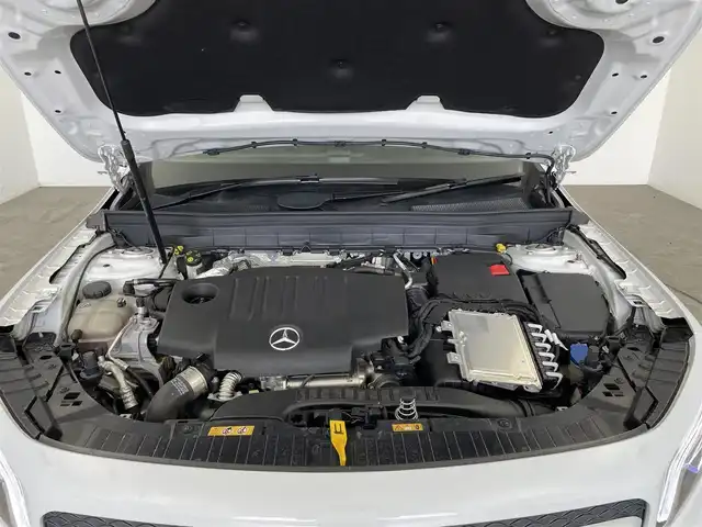 メルセデス・ベンツ ＧＬＢ２００ｄ 大分県 2020(令2)年 5.3万km デジタルホワイト アクティブレーンキーピングアシスト/アクティブブレーキアシスト/ブラインドスポットアシスト/レーダークルーズコントロール/スライディングルーフ/純正ナビ/(AM/FM/TV/USB/BT)/全方位カメラ/前方ドライブレコーダー/前席パワーシート/（ポジションメモリー付き）/前席シートヒーター/電動リアゲート/7人乗り/プッシュスタート/スマートキー/オートライト/LEDヘッドライト/純正フロアマット/純正20インチアルミホイール/保証書・取扱説明書
