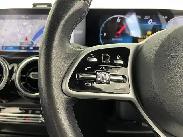 メルセデス・ベンツ ＧＬＢ２００ｄ 大分県 2020(令2)年 5.3万km デジタルホワイト アクティブレーンキーピングアシスト/アクティブブレーキアシスト/ブラインドスポットアシスト/レーダークルーズコントロール/スライディングルーフ/純正ナビ/(AM/FM/TV/USB/BT)/全方位カメラ/前方ドライブレコーダー/前席パワーシート/（ポジションメモリー付き）/前席シートヒーター/電動リアゲート/7人乗り/プッシュスタート/スマートキー/オートライト/LEDヘッドライト/純正フロアマット/純正20インチアルミホイール/保証書・取扱説明書