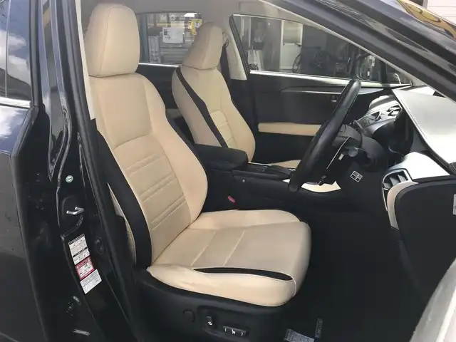 レクサス ＮＸ 200t Iパッケージ 和歌山県 2016(平28)年 8万km グラファイトブラックガラスフレーク 純正メモリナビ/　TV/BT/DVD/FM/AM/アラウンドビューモニター/L tex(合皮）シート/サンルーフ/運転席＆助手席/ シートヒーター＆パワーシート/ステアリングヒーター/プリクラッシュセーフティー/ブラインドスポットモニター/レーダークルーズコントロール/コーナーセンサー/純正18インチアルミホイール/オートライト/オートハイビーム/角形3眼LEDヘッドライト/LEDフォグランプ/ETC車載器/スペアキーX1（カードキー）/プッシュスタート/取扱説明書/保証書