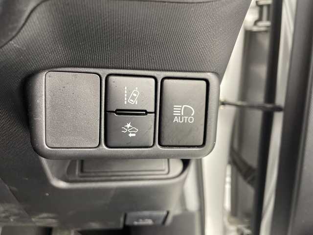 トヨタ アクア S スタイルブラック 愛知県 2019(平31)年 4.6万km シルバーM 社外ナビ/・フルセグ/・Bluetooth/・DVD/CD/・AM/FM/・・SD音楽録音/バックカメラ/ETC/前方ドライブレコーダー/衝突軽減ブレーキ/クリアランスソナー/LDA/先行車発進お知らせ機能/オートマチックハイビーム/ステアリングスイッチ/スマートキー