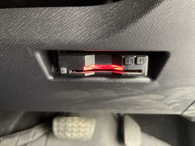 トヨタ アクア S スタイルブラック 愛知県 2019(平31)年 4.6万km シルバーM 社外ナビ/・フルセグ/・Bluetooth/・DVD/CD/・AM/FM/・・SD音楽録音/バックカメラ/ETC/前方ドライブレコーダー/衝突軽減ブレーキ/クリアランスソナー/LDA/先行車発進お知らせ機能/オートマチックハイビーム/ステアリングスイッチ/スマートキー