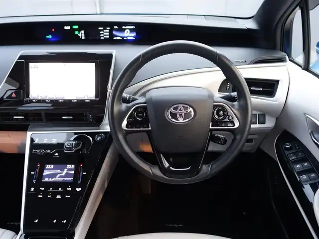 トヨタ ＭＩＲＡＩ 静岡県 2016(平28)年 3.4万km ピュアブルーメタリック 2トーン 水素自動車/法人ワンオーナー／禁煙車/車検R9年2月25日/トヨタセーフティセンス/　・プリクラッシュセーフティ/　・レーダークルーズコントロール/　・レーンキープシスト/　・オートマチックハイビーム/BSM/クリアランスソナー／バックソナー/純正9インチSDナビ（DSZT-YB4Y）/　CD/DVD/SD/BT/USB/VTR/フルセグTV/バックカメラ/ビルトインETC/前方ドライブレコーダー（DC-DR410）/置くだけ充電/前席パワーシート／運転席シートメモリー/前席シートヒーター/プッシュスタート／スマートキー/LEDヘッドライト/取扱説明書／保証書/純正フロアマット／ドアバイザー