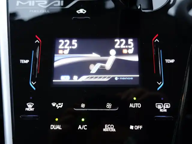 トヨタ ＭＩＲＡＩ 静岡県 2016(平28)年 3.4万km ピュアブルーメタリック 2トーン 水素自動車/法人ワンオーナー／禁煙車/車検R9年2月25日/トヨタセーフティセンス/　・プリクラッシュセーフティ/　・レーダークルーズコントロール/　・レーンキープシスト/　・オートマチックハイビーム/BSM/クリアランスソナー／バックソナー/純正9インチSDナビ（DSZT-YB4Y）/　CD/DVD/SD/BT/USB/VTR/フルセグTV/バックカメラ/ビルトインETC/前方ドライブレコーダー（DC-DR410）/置くだけ充電/前席パワーシート／運転席シートメモリー/前席シートヒーター/プッシュスタート／スマートキー/LEDヘッドライト/取扱説明書／保証書/純正フロアマット／ドアバイザー