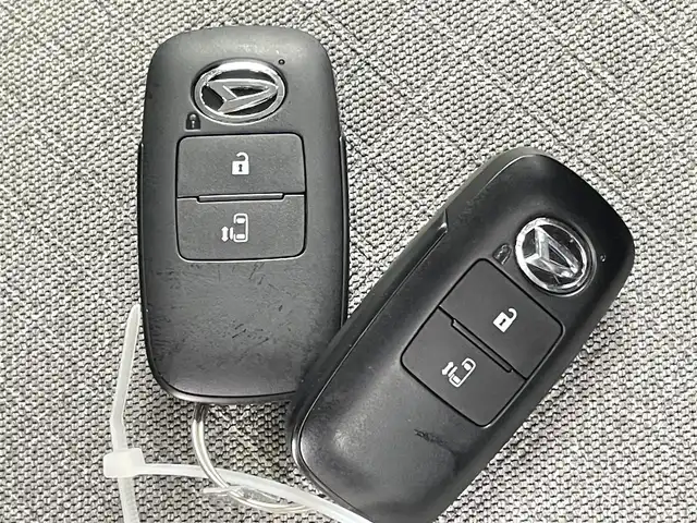 ダイハツ タント X 千葉県 2025(令7)年 0.5万km サンドベージュメタリック 禁煙車/スマートアシスト/・衝突警報機能/・衝突回避支援ブレーキ機能/・ブレーキ制御付誤発進抑制機能/・車線逸脱警報機能/・車線逸脱抑制制御機能/・ふらつき警報/・路側逸脱警報機能/左側パワースライドドア/7インチワイドディスプレイオーディオ/バックカメラ/LEDオートライト/オートエアコン/アイドリングストップ/プッシュスタート/スマートキー