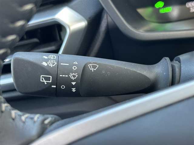 ダイハツ ロッキー プレミアム G HEV 長崎県 2022(令4)年 3.2万km レーザーブルークリスタルシャイン ・純正SDナビ（AM/FM/BT/CD/DVD/フルセグTV）/・スマートアシスト/・フロアマット/・BSM/・電子サイドブレーキ/・全方位モニター/・RCTA/・S-PDL/・ステアリングスイッチ/・ビルトインETC/・電格ウィンカーミラー/・追従クルーズコントロール/・前方ドライブレコーダー/・前席シートヒーター/・革調シートカバー