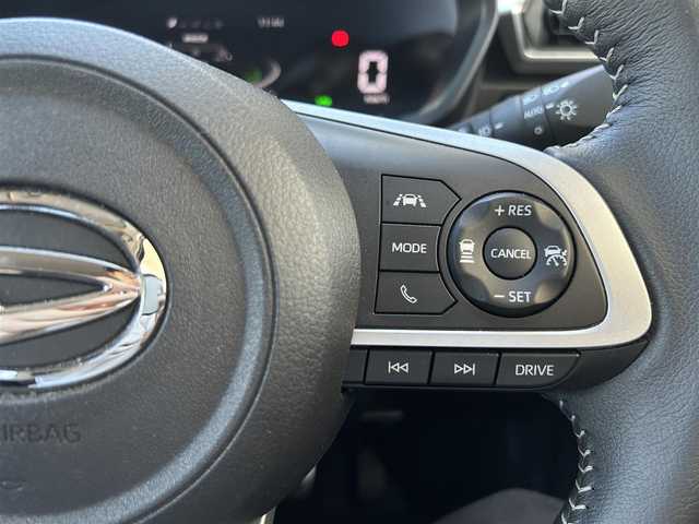 ダイハツ ロッキー プレミアム G HEV 長崎県 2022(令4)年 3.2万km レーザーブルークリスタルシャイン ・純正SDナビ（AM/FM/BT/CD/DVD/フルセグTV）/・スマートアシスト/・フロアマット/・BSM/・電子サイドブレーキ/・全方位モニター/・RCTA/・S-PDL/・ステアリングスイッチ/・ビルトインETC/・電格ウィンカーミラー/・追従クルーズコントロール/・前方ドライブレコーダー/・前席シートヒーター/・革調シートカバー