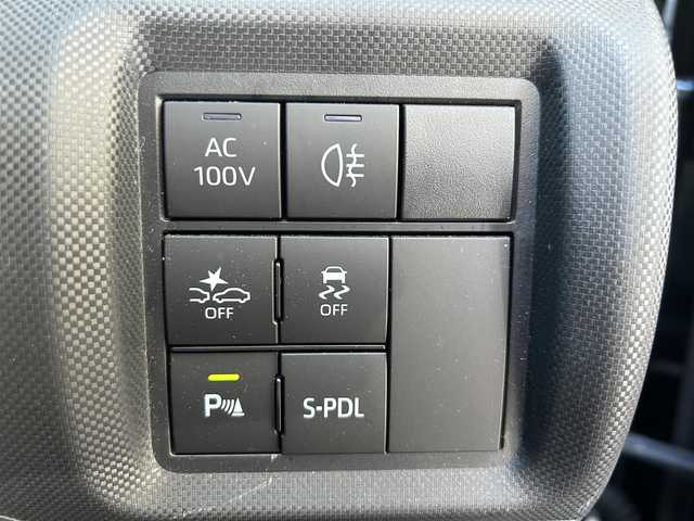 ダイハツ ロッキー プレミアム G HEV 長崎県 2022(令4)年 3.2万km レーザーブルークリスタルシャイン ・純正SDナビ（AM/FM/BT/CD/DVD/フルセグTV）/・スマートアシスト/・フロアマット/・BSM/・電子サイドブレーキ/・全方位モニター/・RCTA/・S-PDL/・ステアリングスイッチ/・ビルトインETC/・電格ウィンカーミラー/・追従クルーズコントロール/・前方ドライブレコーダー/・前席シートヒーター/・革調シートカバー