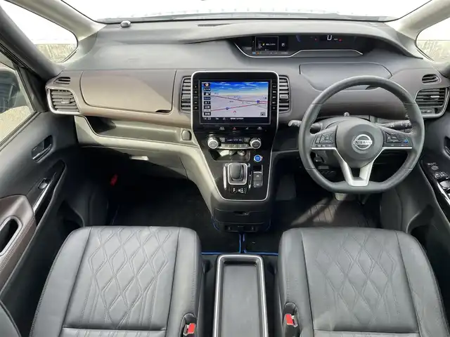 日産 セレナ e－パワー ハイウェイスター G 福岡県 2020(令2)年 5.2万km ダイヤモンドブラック プロパイロット/フリップダウンモニター/純正１０インチナビ（ＭＭ５２０Ｄ－Ｌ）/フルセグTV/CD/DVD/BD/SD/BT/AM/FM/全周囲カメラ/デジタルインナーミラー/衝突軽減/ＢＳＷ/両側パワースライドドア/ステアリングヒーター/前席シートヒーター/電動パーキング/ブレーキホールド/スマートキー/プッシュスタート