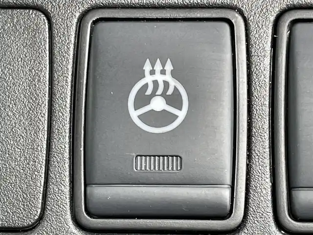 日産 セレナ e－パワー ハイウェイスター G 福岡県 2020(令2)年 5.2万km ダイヤモンドブラック プロパイロット/フリップダウンモニター/純正１０インチナビ（ＭＭ５２０Ｄ－Ｌ）/フルセグTV/CD/DVD/BD/SD/BT/AM/FM/全周囲カメラ/デジタルインナーミラー/衝突軽減/ＢＳＷ/両側パワースライドドア/ステアリングヒーター/前席シートヒーター/電動パーキング/ブレーキホールド/スマートキー/プッシュスタート