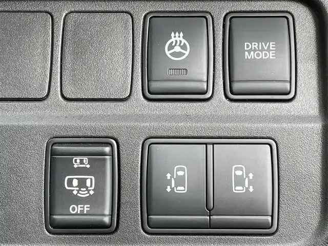 日産 セレナ e－パワー ハイウェイスター G 福岡県 2020(令2)年 5.2万km ダイヤモンドブラック プロパイロット/フリップダウンモニター/純正１０インチナビ（ＭＭ５２０Ｄ－Ｌ）/フルセグTV/CD/DVD/BD/SD/BT/AM/FM/全周囲カメラ/デジタルインナーミラー/衝突軽減/ＢＳＷ/両側パワースライドドア/ステアリングヒーター/前席シートヒーター/電動パーキング/ブレーキホールド/スマートキー/プッシュスタート