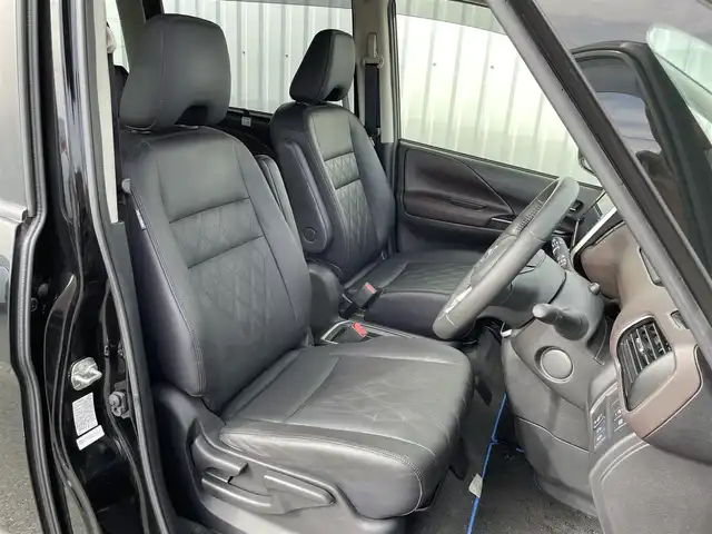 日産 セレナ e－パワー ハイウェイスター G 福岡県 2020(令2)年 5.2万km ダイヤモンドブラック プロパイロット/フリップダウンモニター/純正１０インチナビ（ＭＭ５２０Ｄ－Ｌ）/フルセグTV/CD/DVD/BD/SD/BT/AM/FM/全周囲カメラ/デジタルインナーミラー/衝突軽減/ＢＳＷ/両側パワースライドドア/ステアリングヒーター/前席シートヒーター/電動パーキング/ブレーキホールド/スマートキー/プッシュスタート