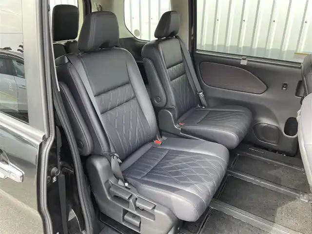 日産 セレナ e－パワー ハイウェイスター G 福岡県 2020(令2)年 5.2万km ダイヤモンドブラック プロパイロット/フリップダウンモニター/純正１０インチナビ（ＭＭ５２０Ｄ－Ｌ）/フルセグTV/CD/DVD/BD/SD/BT/AM/FM/全周囲カメラ/デジタルインナーミラー/衝突軽減/ＢＳＷ/両側パワースライドドア/ステアリングヒーター/前席シートヒーター/電動パーキング/ブレーキホールド/スマートキー/プッシュスタート