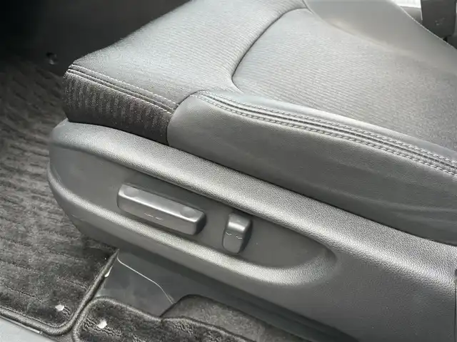 ホンダ オデッセイ ハイブリッド e:HEVアブソルート EX 埼玉県 2021(令3)年 3.9万km プラチナホワイトパール /ワンオーナー//純正10型メモリナビ//フルセグTV//全方位カメラ//フリップダウンモニター//CD/DVD/Bluetooth//両側パワースライドドア//パワーバックドア//アダプティブクルーズコントロール//ビルトインETC2.0//スマートキーx2//LEDヘッドライト/LEDフォグ//前2席パワーシート&シートヒータ//2ndシート オットマン//ハーフレザーシート//CMBS 衝突軽減ブレーキ//LKAS 車線維持支援システム//ブラインドスポットインフォメーション//W.サイド.カーテンエアバッグ//ABS/横滑り防止装置//アドバンスドルームミラー//オートライト//革巻きステアリング//プライバシーガラス//ドアバイザー//純正18インチAW//新車時保証書//取扱説明書//ナビ取説